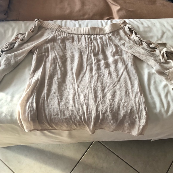 Color cream, off shoulder, size L - Picture 4 of 6